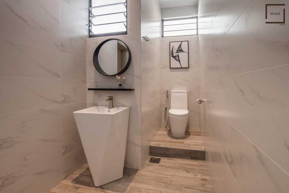 Contemporary Bathroom with Mirror and Shower Screen