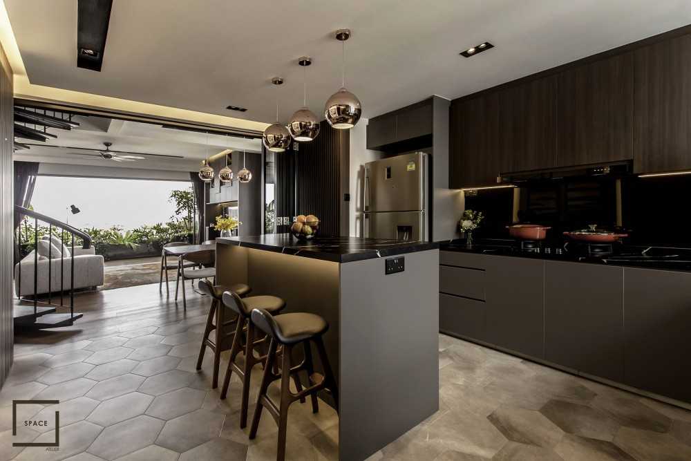 Contemporary Kitchen with Kitchen Island and Open Kitchen