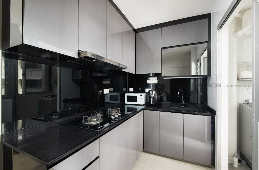 Modern Kitchen with Kitchen Window and Kitchen Island