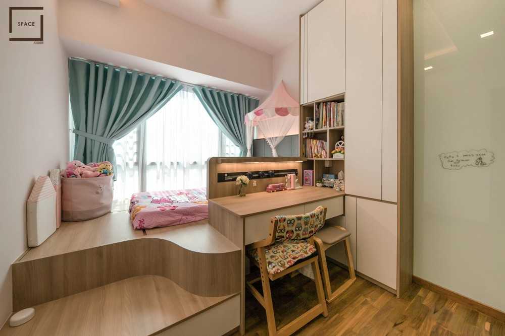 Contemporary Bedroom with Vinyl Flooring and Wardrobe