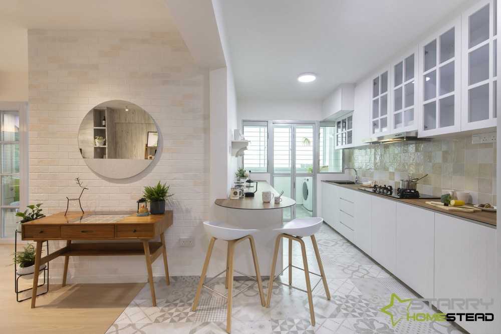 Country Kitchen with Kitchen Cabinets and Tiles