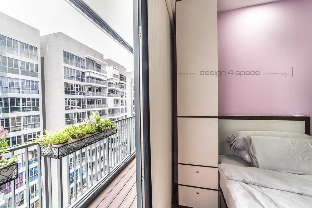 Contemporary Bedroom with Vinyl Flooring and Homogeneous Tiles