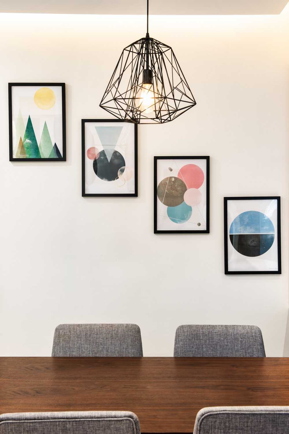 Contemporary Dining Room with Cove Lighting and Dining Table