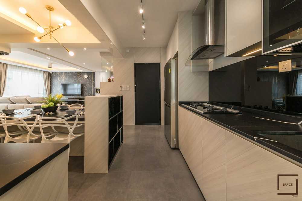 Contemporary Kitchen with Herringbone Tiling and Open Kitchen