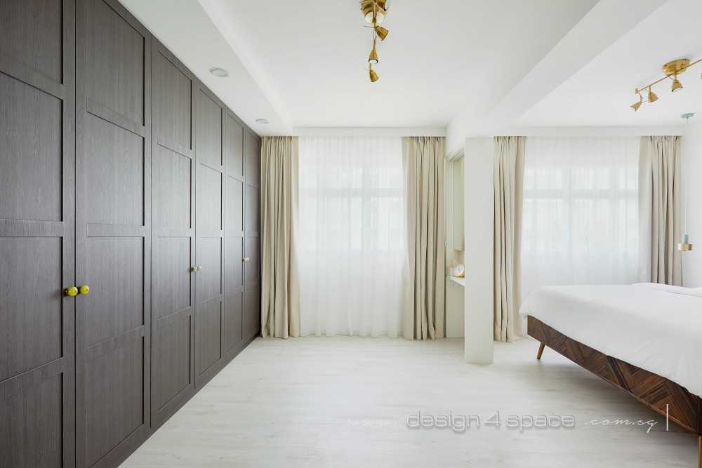 Modern Walk-in Wardrobe with Mirror and Wardrobe