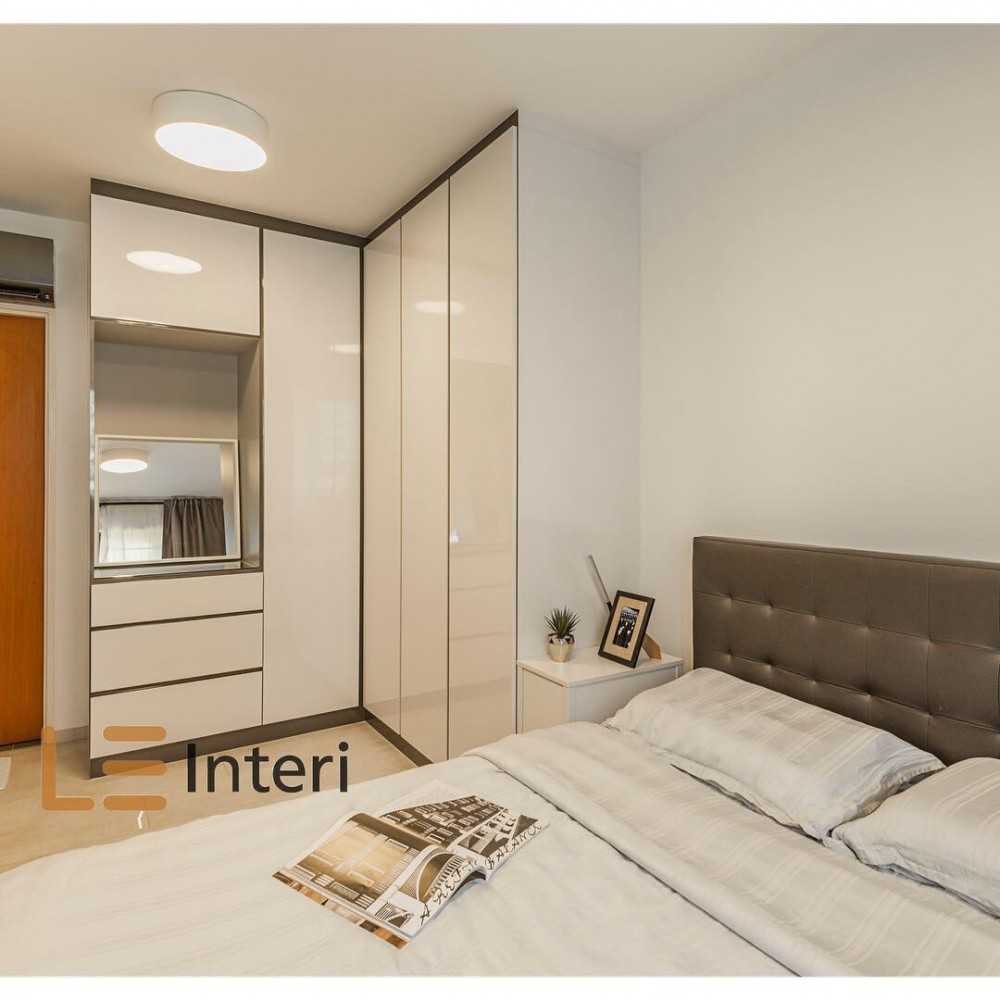 Contemporary Bedroom with Vinyl Flooring and Wardrobe