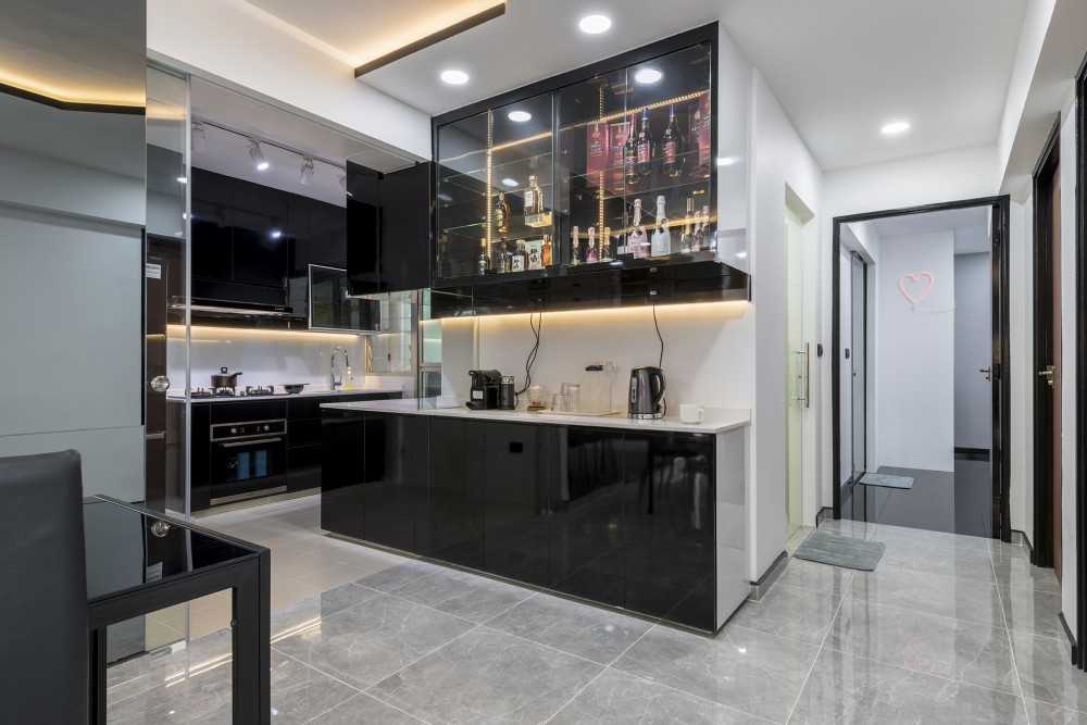 Modern Kitchen with Countertop and Homogeneous Tiles