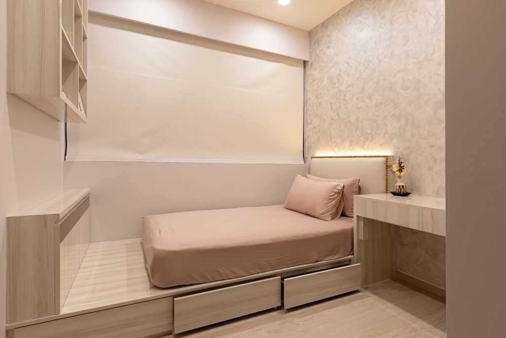 Contemporary Bedroom with Platform Bed and Bed