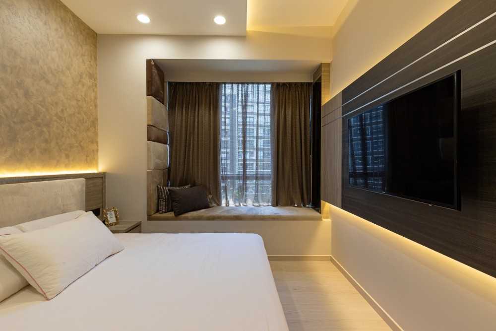 Contemporary Bedroom with Bay Window and Bed