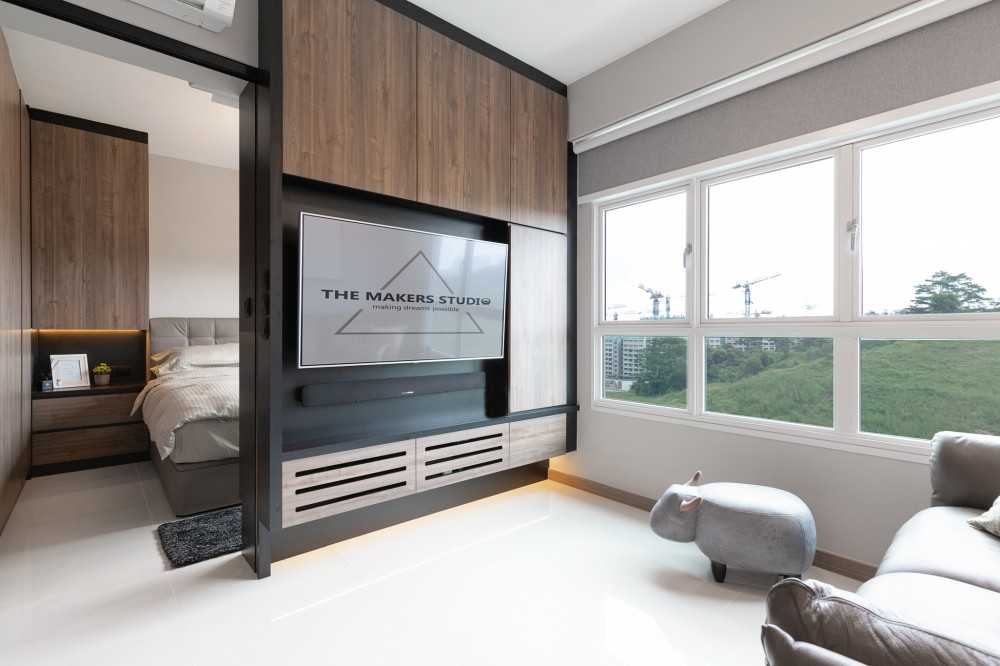 Modern Living Room with Sofa and TV