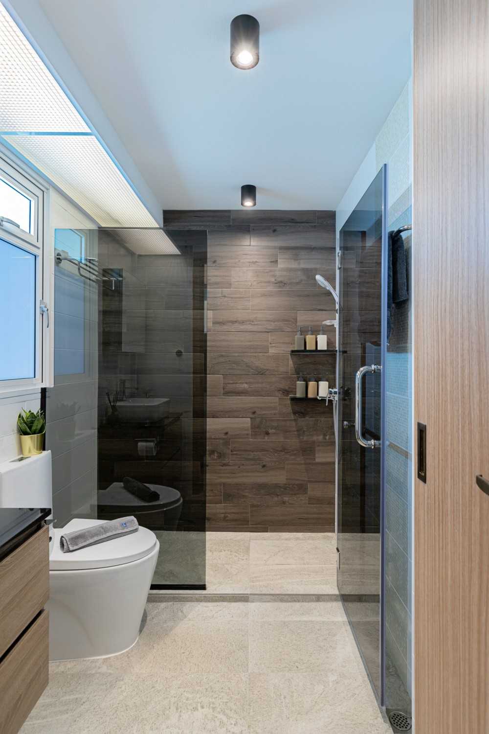 Modern Bathroom with Shower Screen and Toilet Bowl