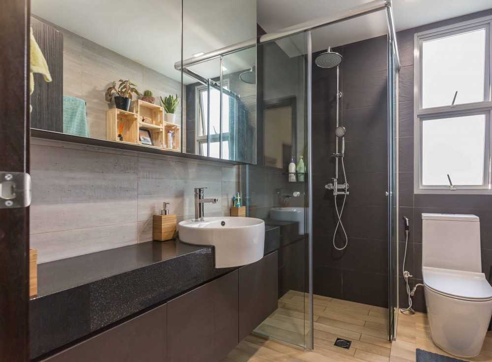 Minimalist Bathroom with Countertop and Homogeneous Tiles