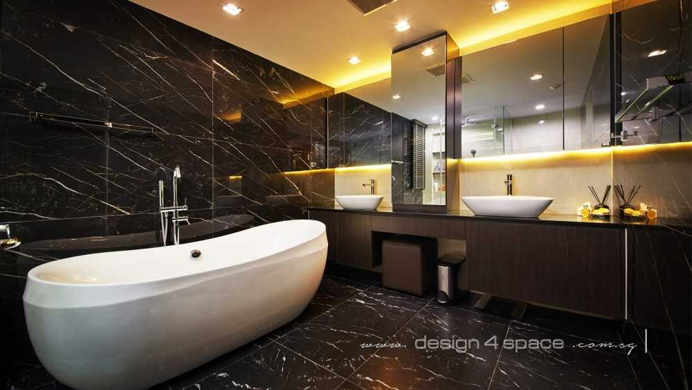 Modern Bathroom with Mirror and Showers