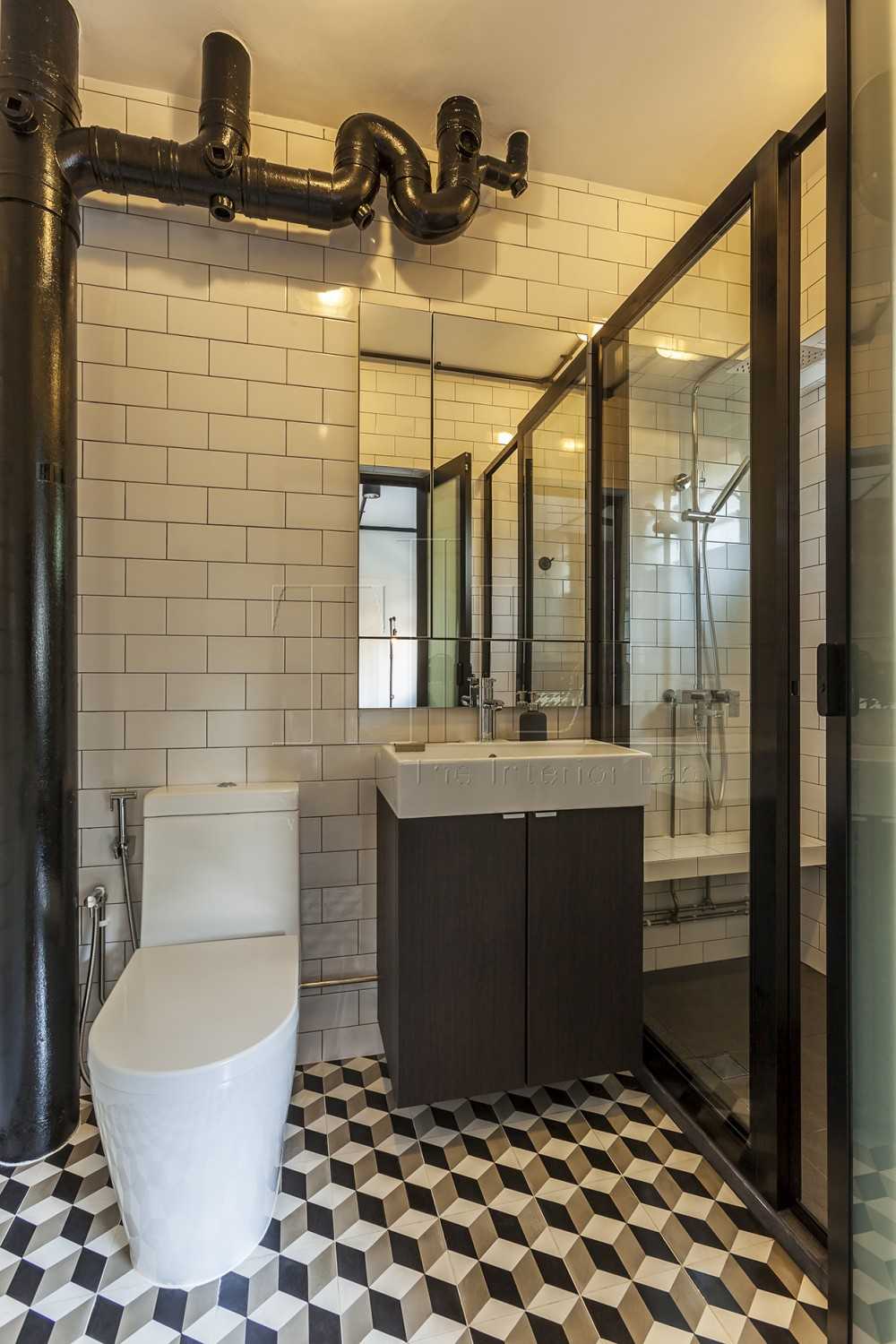 Vintage Bathroom with Homogeneous Tiles and Mirror