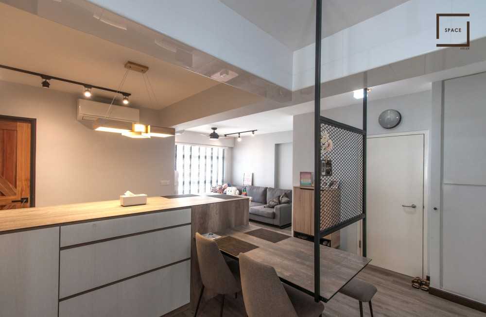 Contemporary Kitchen with Breakfast Counter and Dining Table