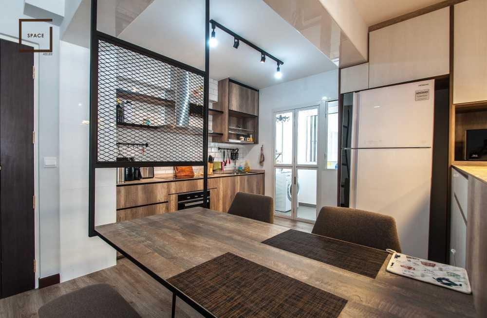 Contemporary Kitchen with Open Kitchen and Kitchen Accessories