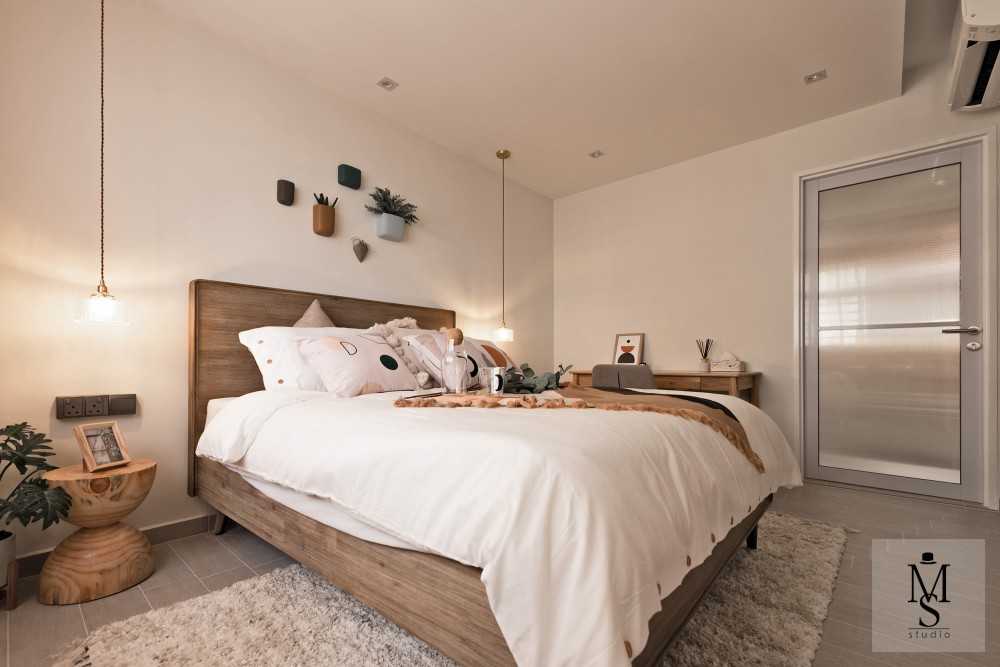 Scandinavian Bedroom with Vinyl Flooring and Queen Bed