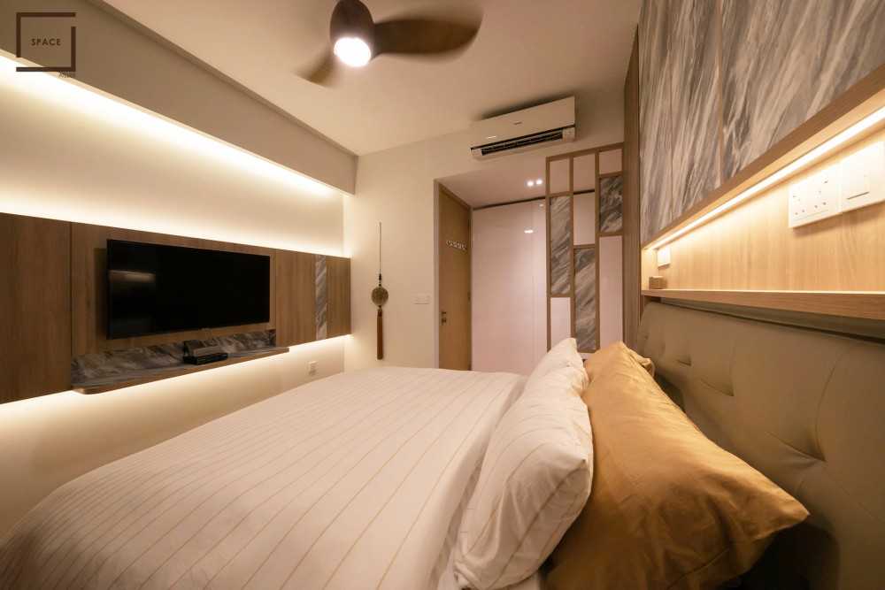 Contemporary Bedroom with Wardrobe and Queen Bed