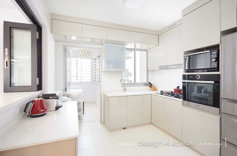 Modern Kitchen with Open Kitchen and Kitchen Backsplash