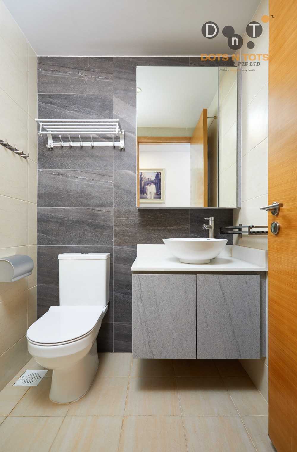 Modern Bathroom with Vinyl Flooring and Bathroom Storage