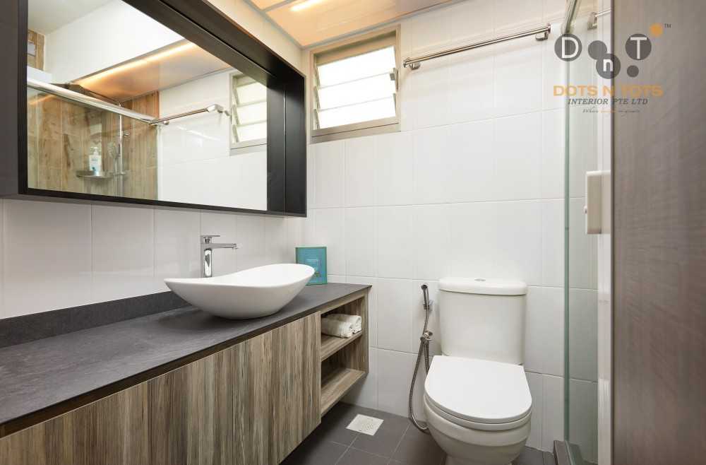 Contemporary Bathroom with Homogeneous Tiles and Bathroom Storage