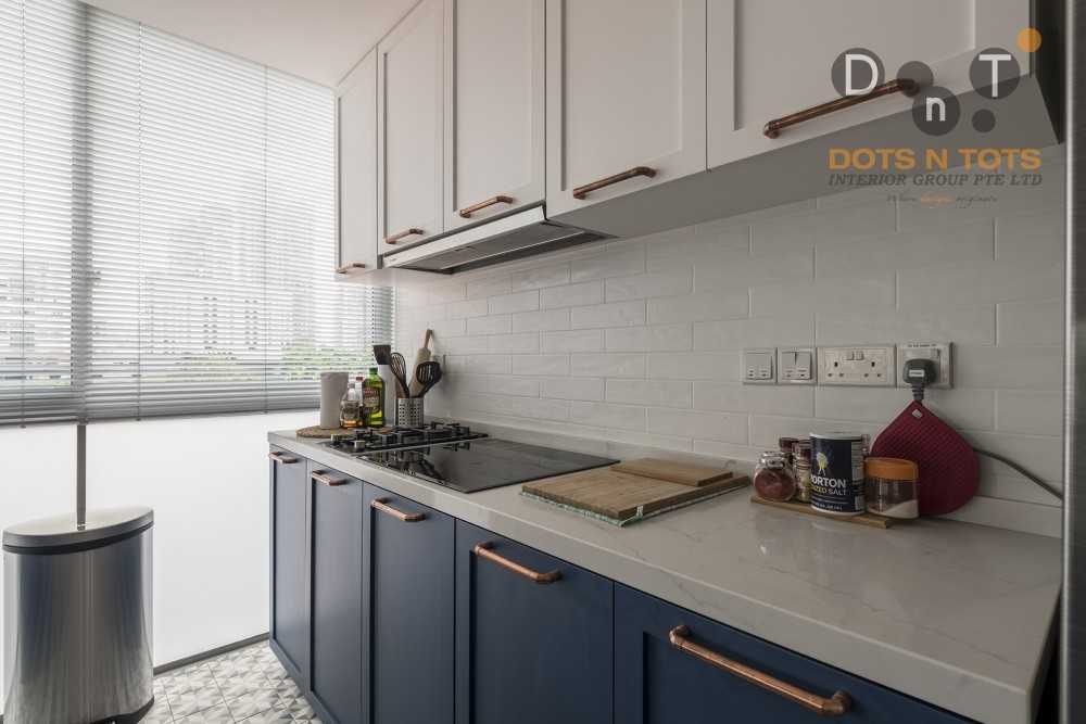 Contemporary Kitchen with Kitchen Window and Open Kitchen