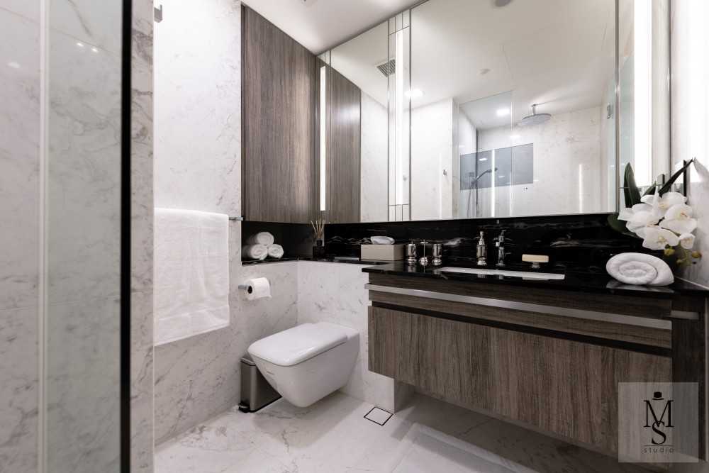 Contemporary Bathroom with Countertop and Mirror