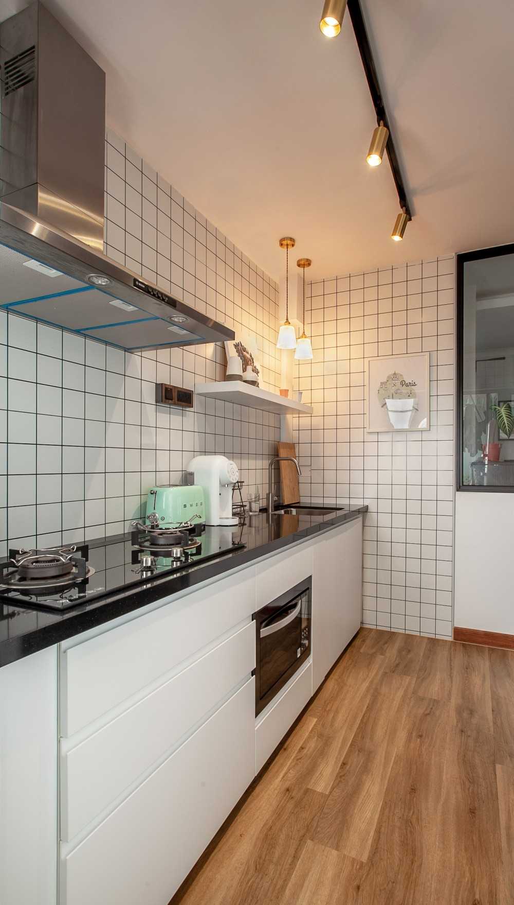 Transitional Kitchen with Countertop and Kitchen Tap