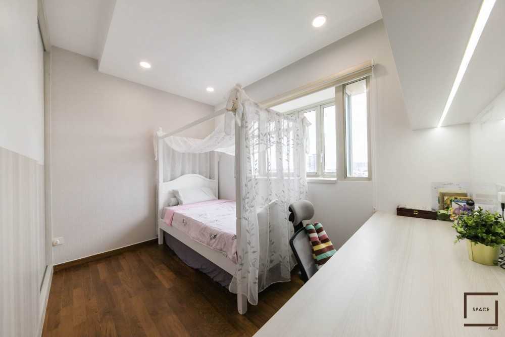 Contemporary Bedroom with Bookshelf and Wardrobe