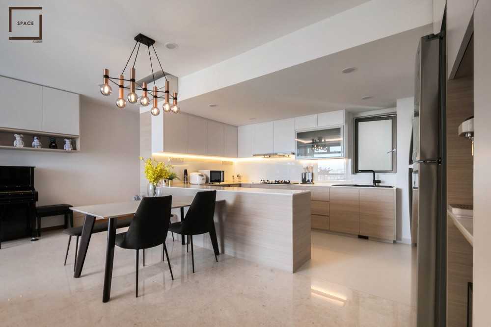 Contemporary Kitchen with Countertop and Kitchen Island