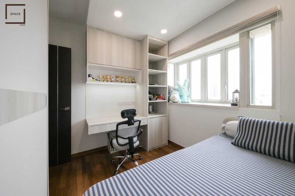 Contemporary Bedroom with Vinyl Flooring and Wardrobe
