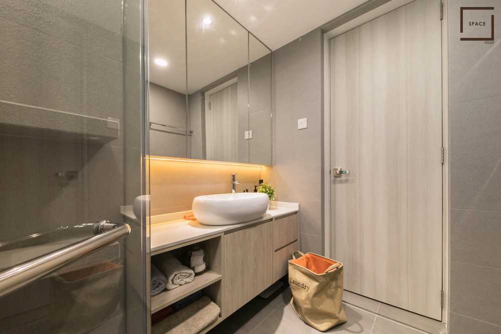 Contemporary Bathroom with Bathroom Accessories and Bathroom Stools