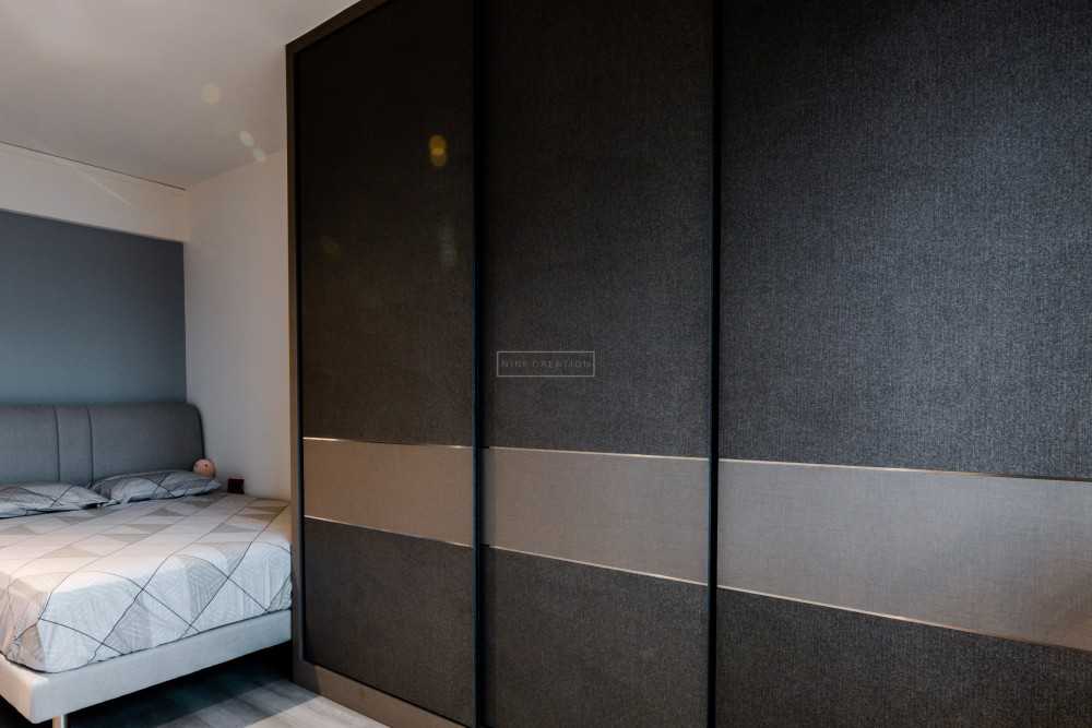 Minimalist Bedroom with Vinyl Flooring and Wardrobe