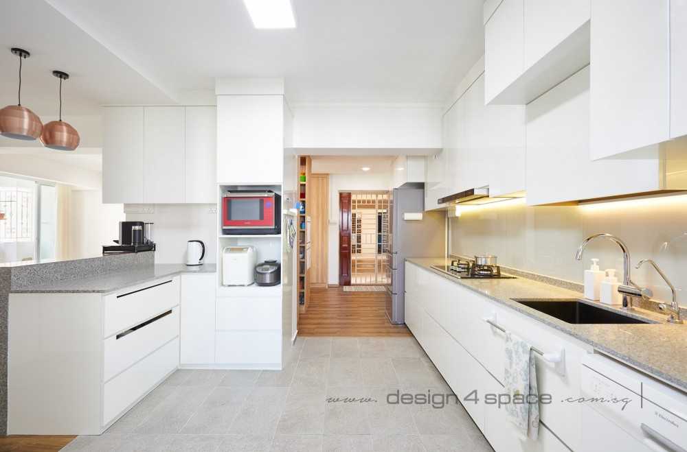 Contemporary Kitchen with Vinyl Flooring and Homogeneous Tiles