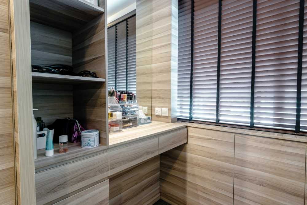 Modern Bedroom with Mirror and Wardrobe