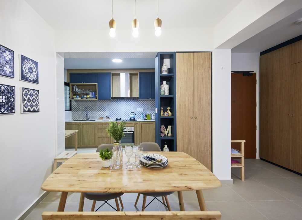 Eclectic Dining Room with Open Kitchen and Dining Table