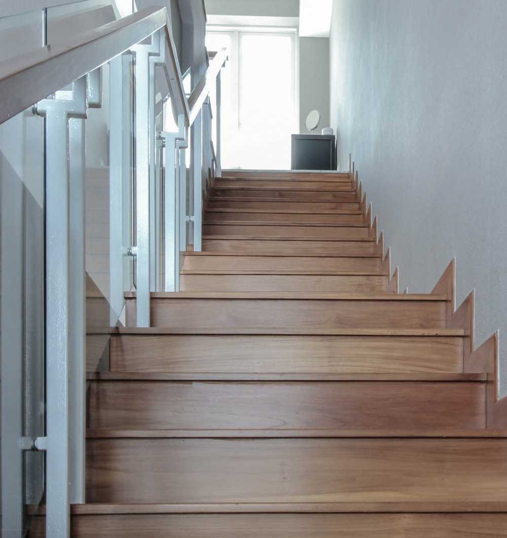 Contemporary Entryway with Vinyl Flooring and Wood Flooring