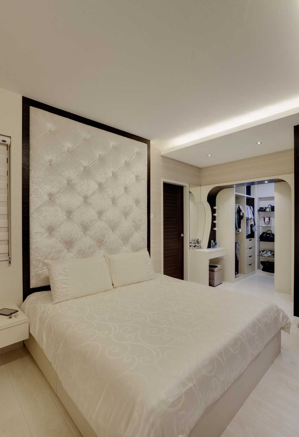Contemporary Bedroom with Vinyl Flooring and Wardrobe