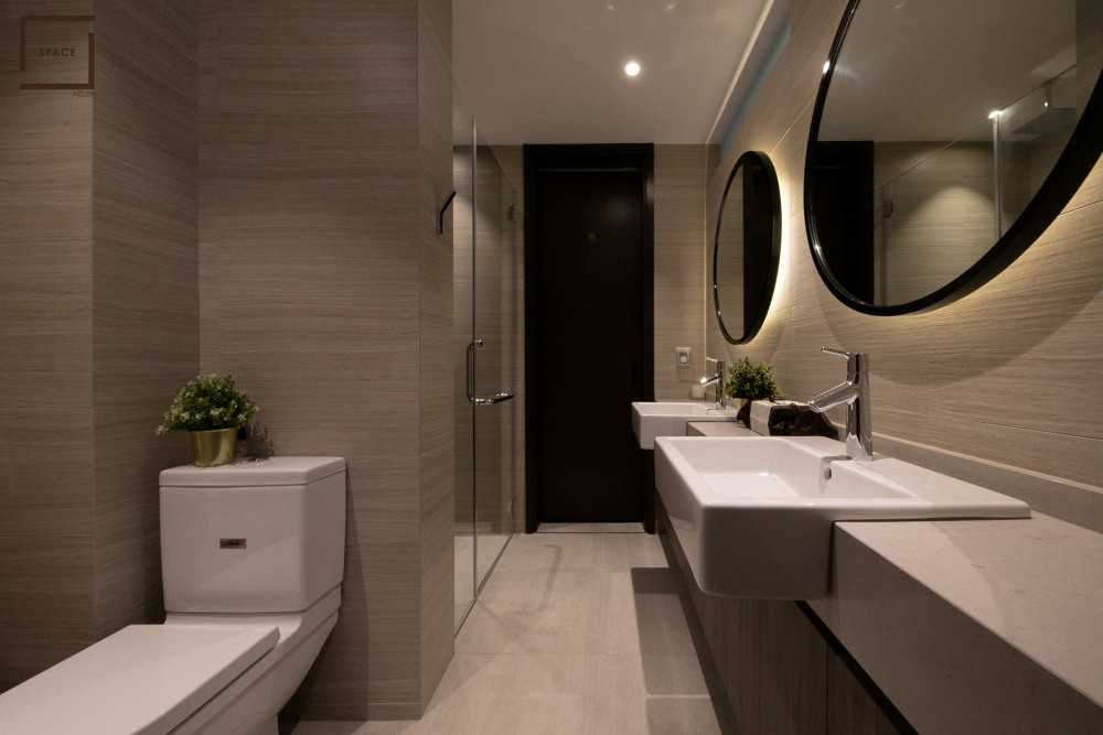Contemporary Bathroom with Homogeneous Tiles and Bathroom Sinks
