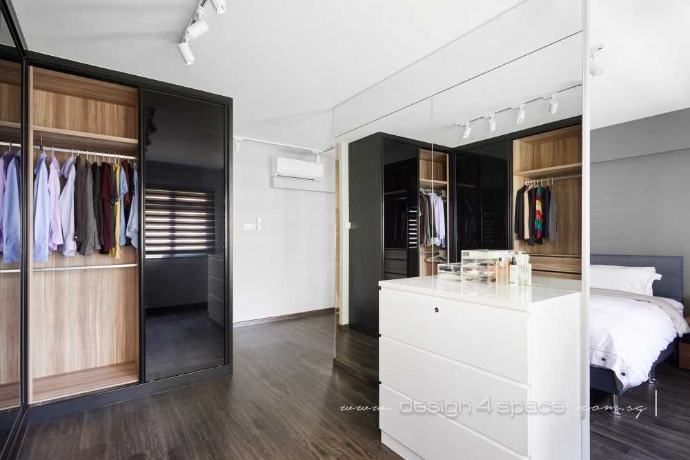 Minimalist Walk-in Wardrobe with Mirror and Wardrobe