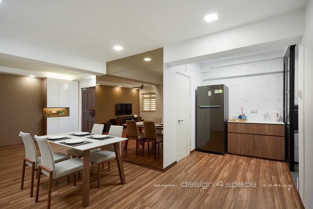 Minimalist Kitchen with Open Kitchen and Kitchen Backsplash