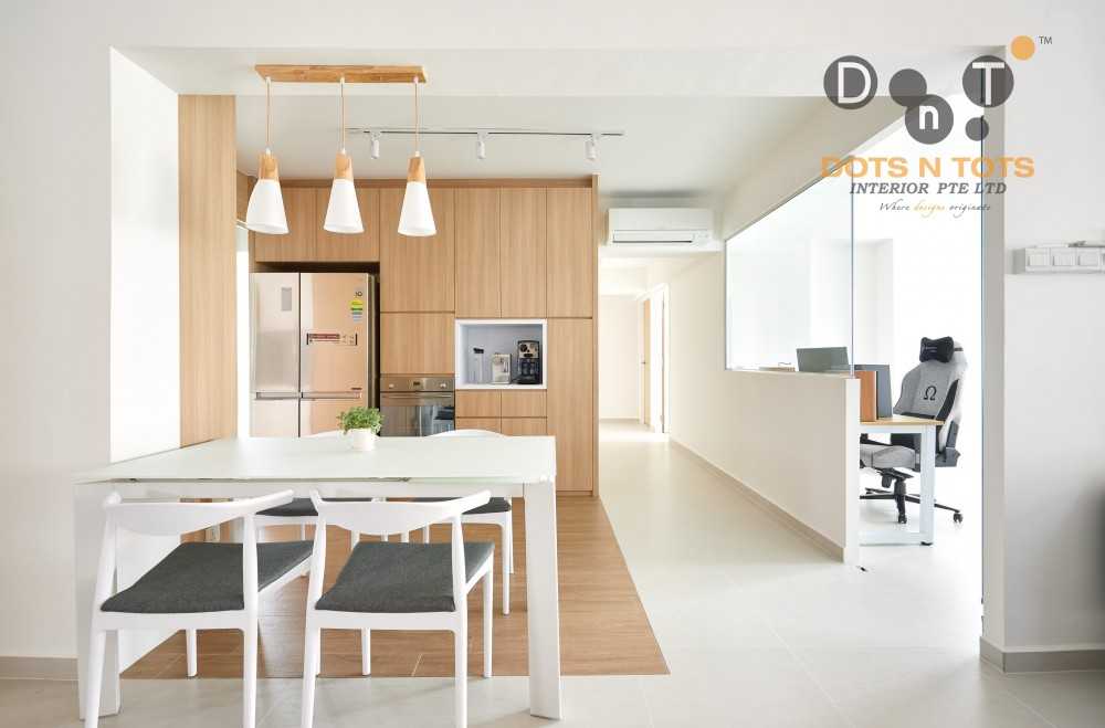 Minimalist Dining Room with Drop Ceiling and Dining Table