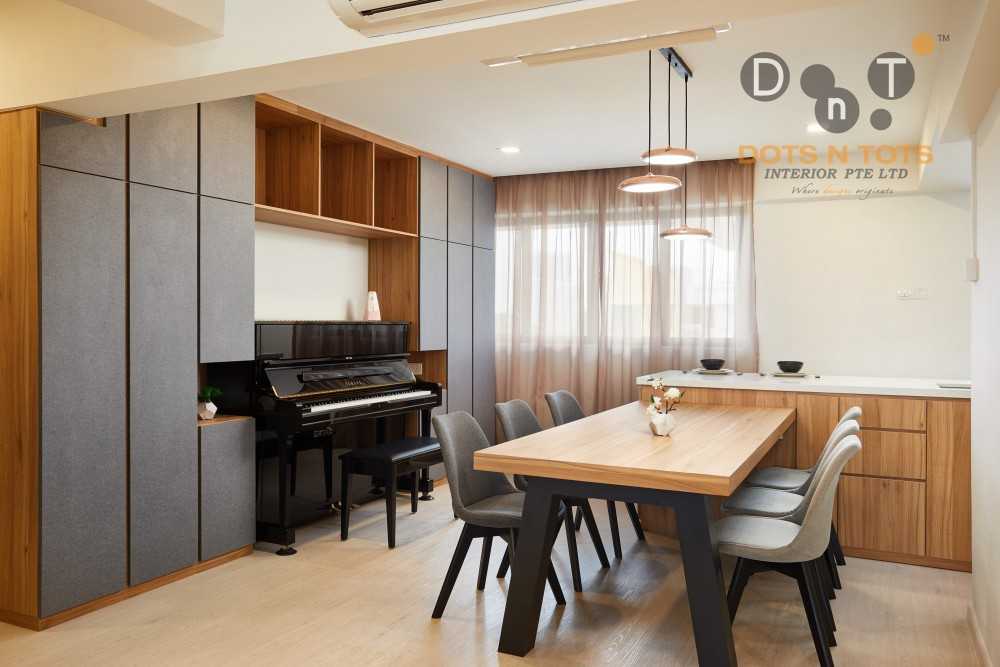 Modern Dining Room with Drop Light and Drop Ceiling