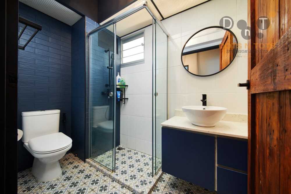 Industrial Bathroom with Mirror and Bathtub