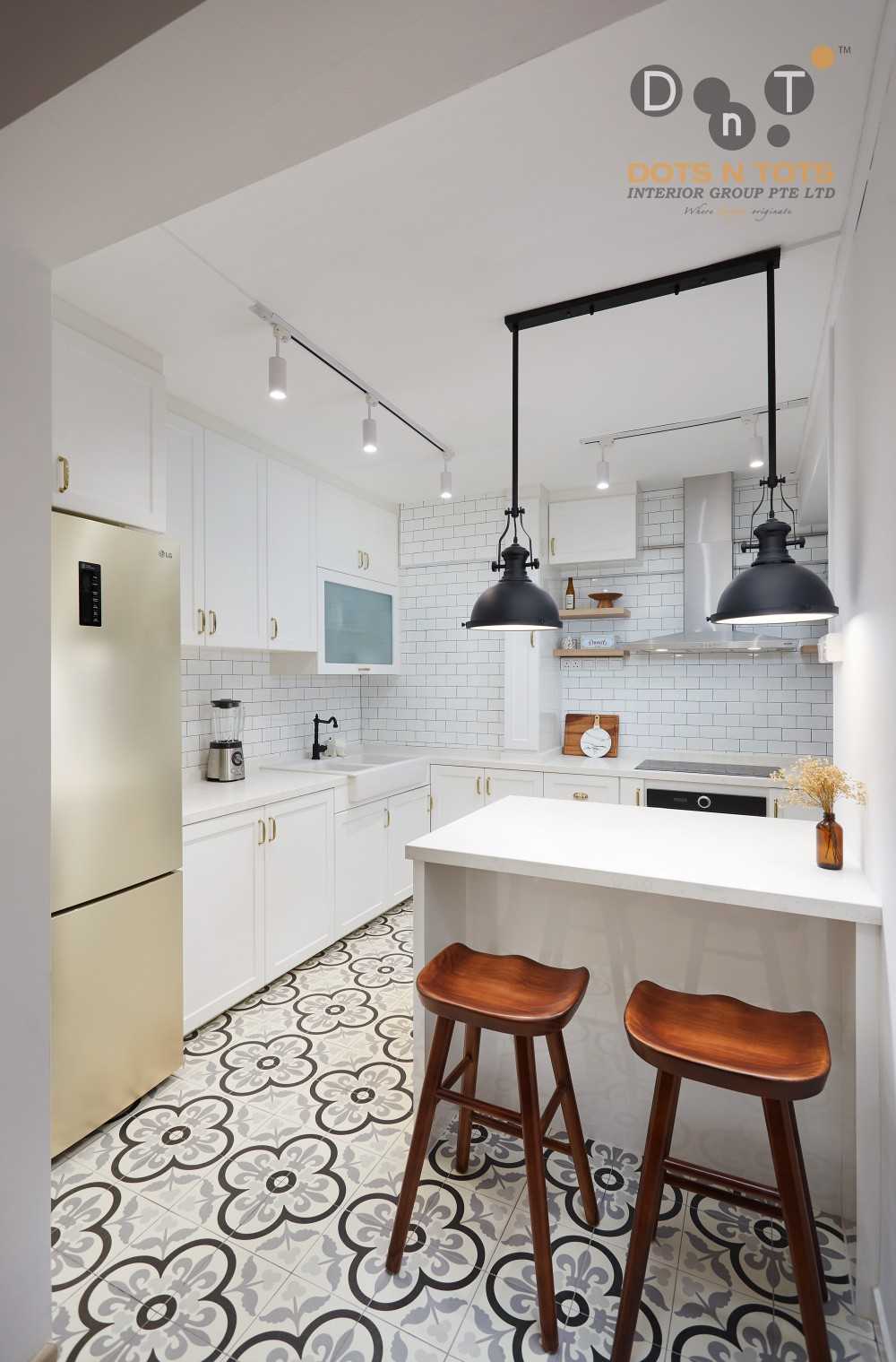 Vintage Kitchen with Kitchen Window and Open Kitchen