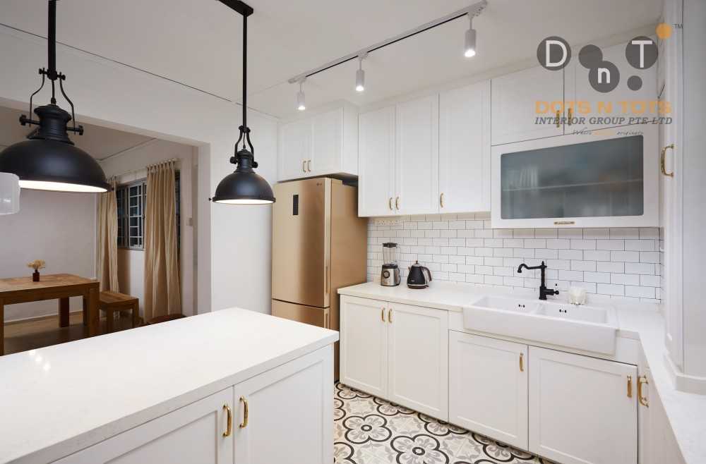 Vintage Kitchen with Kitchen Window and Open Kitchen