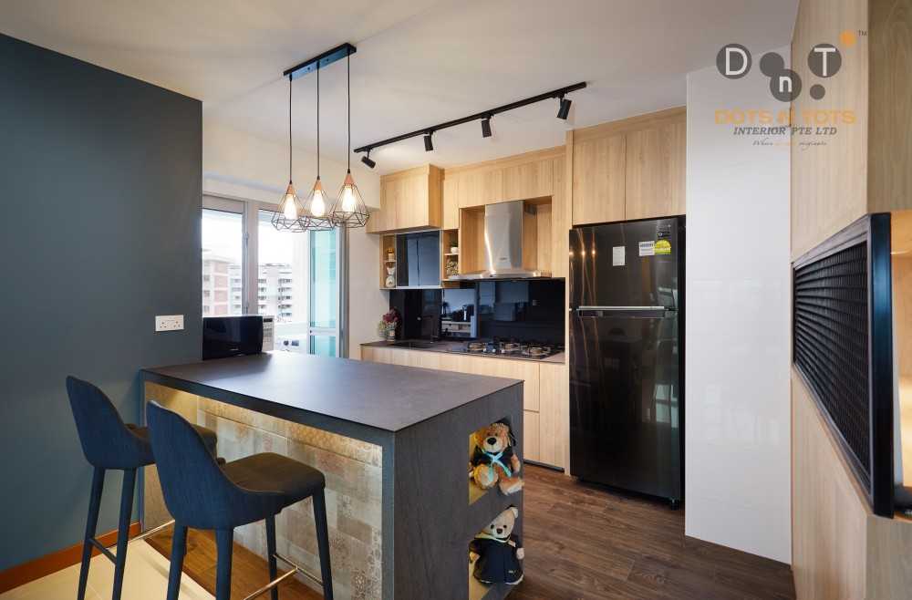 Contemporary Kitchen with Wood Flooring and Kitchen Island
