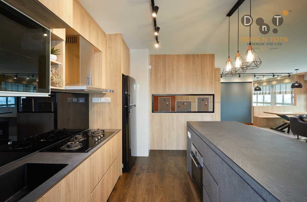 Contemporary Kitchen with Wood Flooring and Kitchen Island