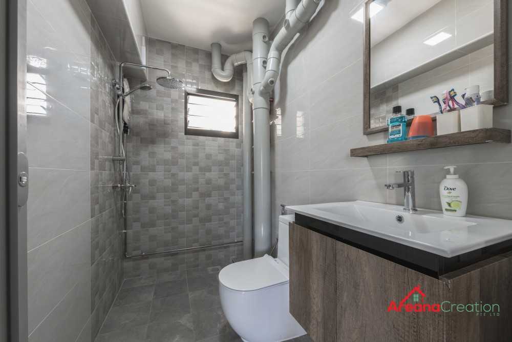 Contemporary Bathroom with Homogeneous Tiles and Herringbone Tiling