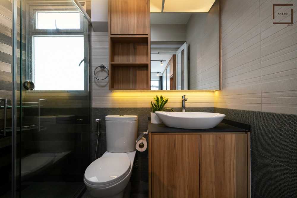 Scandinavian Bathroom with Mirror and Shower Screen